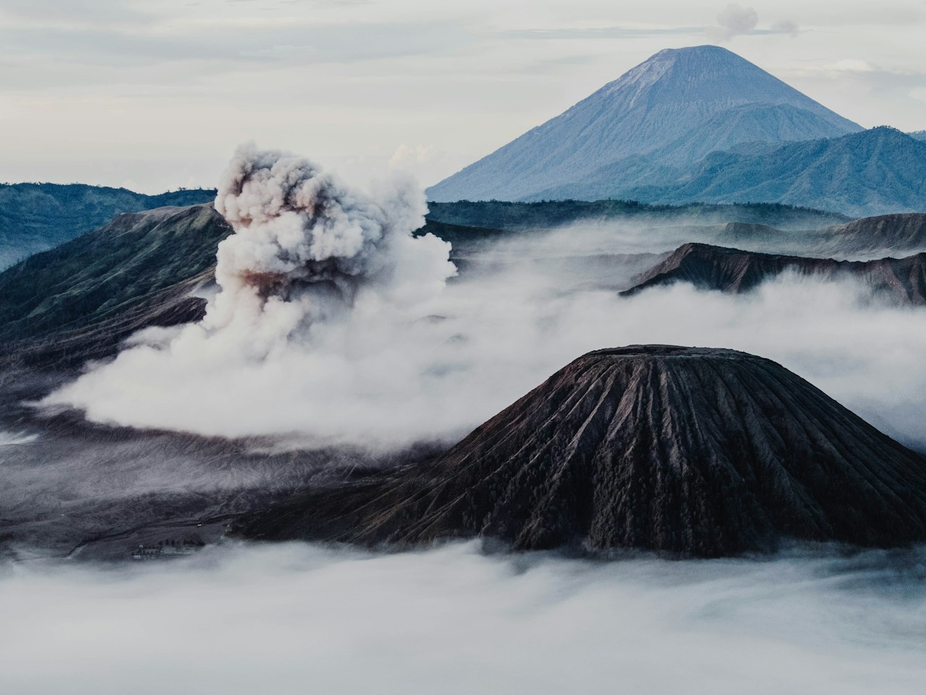 印尼,火山之国,世界火山数量之最? 印尼,火山之国,世界火山数量之最?