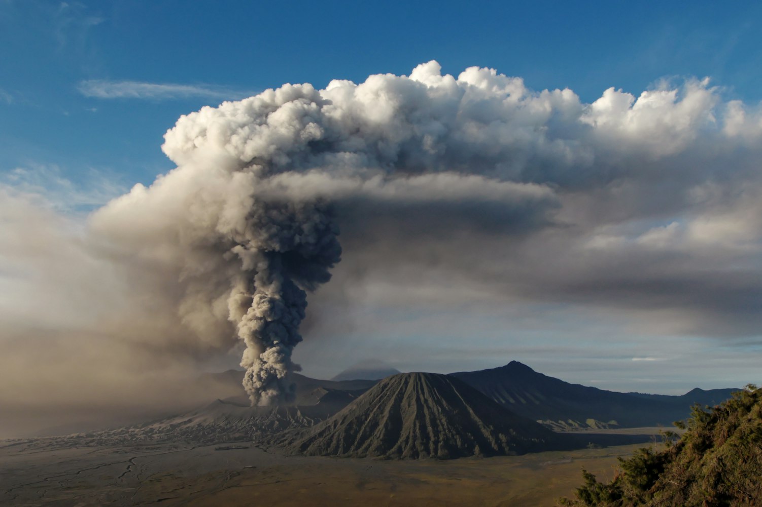 印尼,火山之国,世界火山数量之最? 印尼,火山之国,世界火山数量之最?